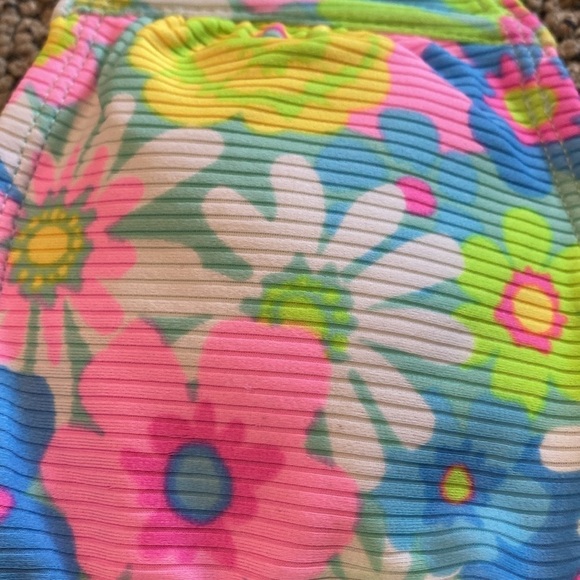 NWOT Xhilaration Floral Bikini Top Size Medium - Picture 2 of 5